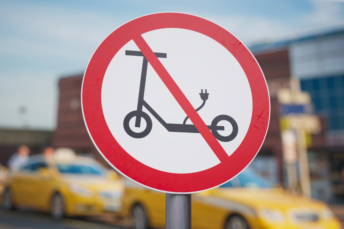 E-scooter No Street sign